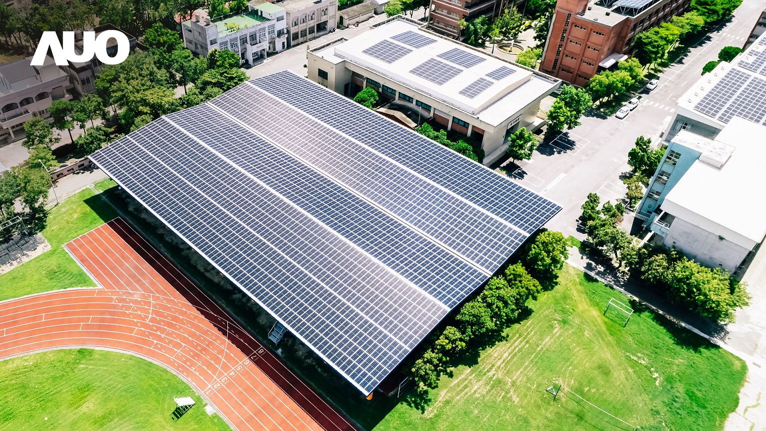 EbpaySunSteel光電整合型浪板具備快速安裝、輕量化優勢，可提升15%發電效能，通過國際IEC與臺灣VPC認證安全、防漏、耐候標準